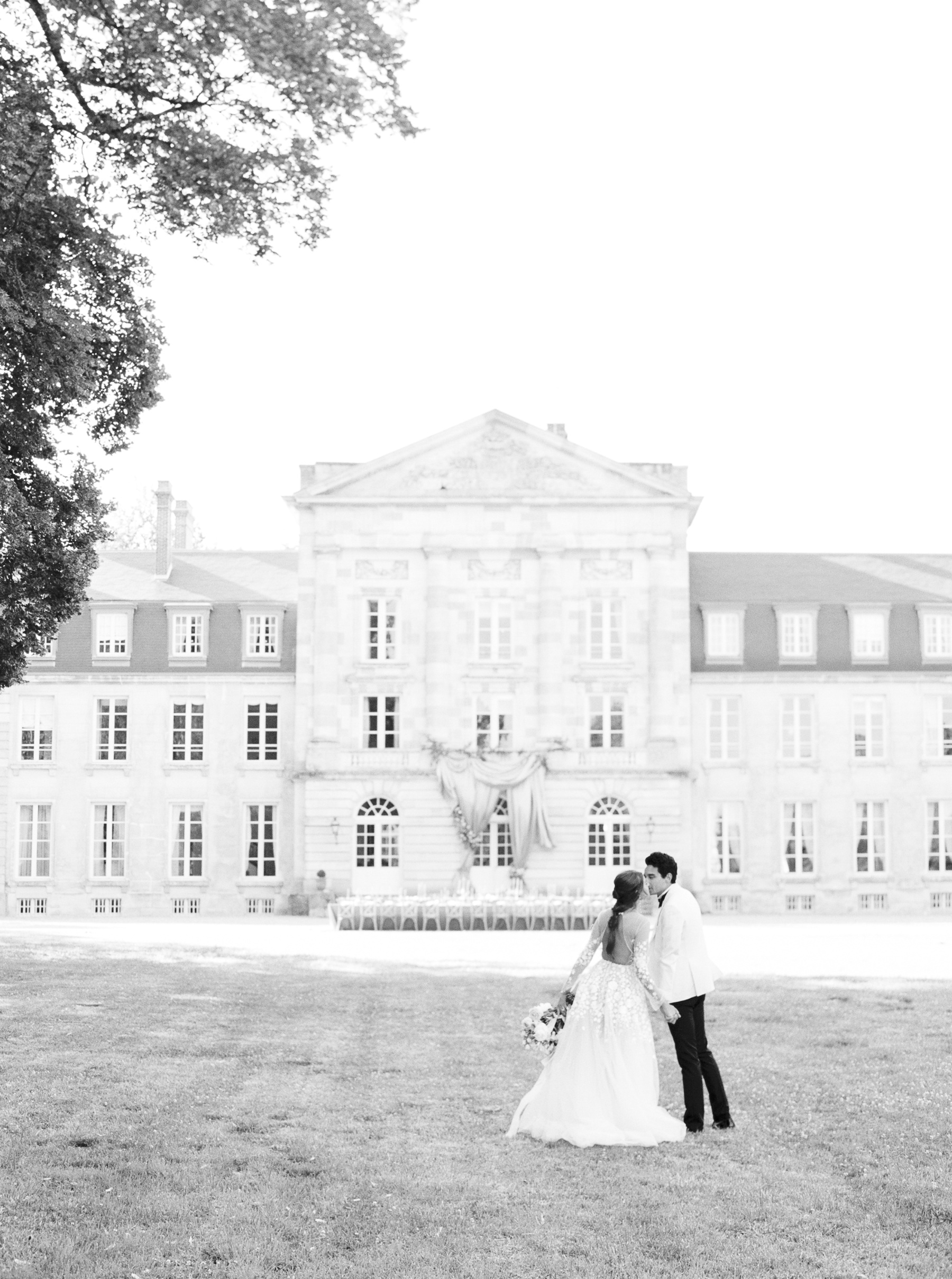 black and white romantic french wedding portrait