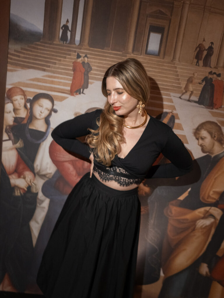 Guest portrait in black dress at Engage Summit Tuscany event