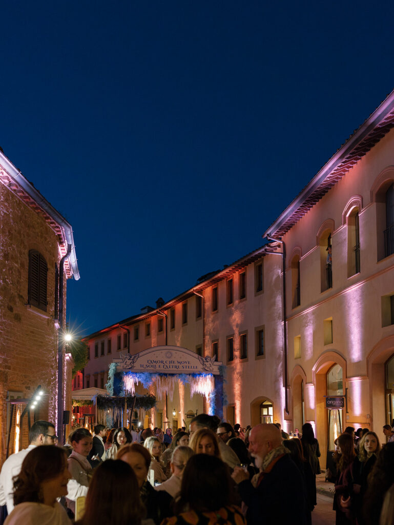 Guests arriving at Engage Summit Tuscany evening event in Italy